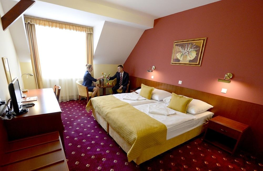 Hotel Tilia 베즈녹 외부 사진